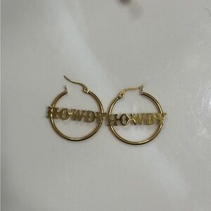 Howdy gold hoop earrings